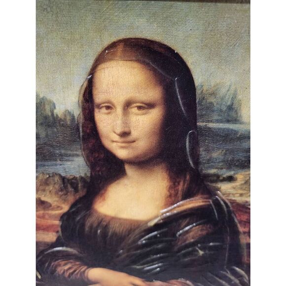 Mona Lisa Recreation in Fancy Gold Frame - Picture 2 of 3